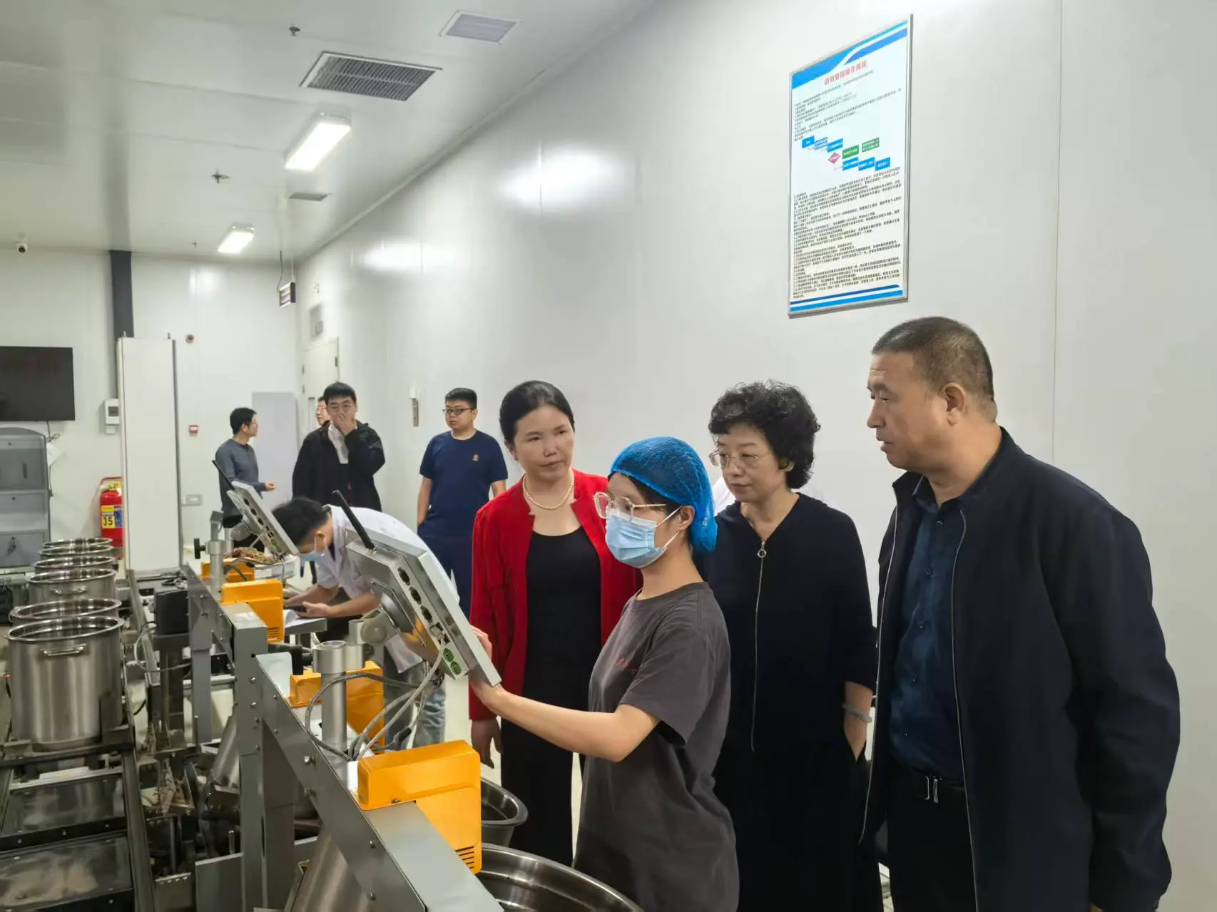 陕西省中医医院领导参观生产调剂现场